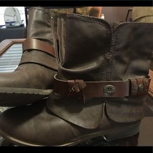 Women’s brown boot